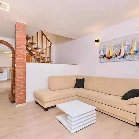 Дом отдыха Ursula Stivan *