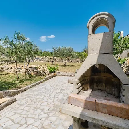 Ursula Stivan * Martinscica (Cres)